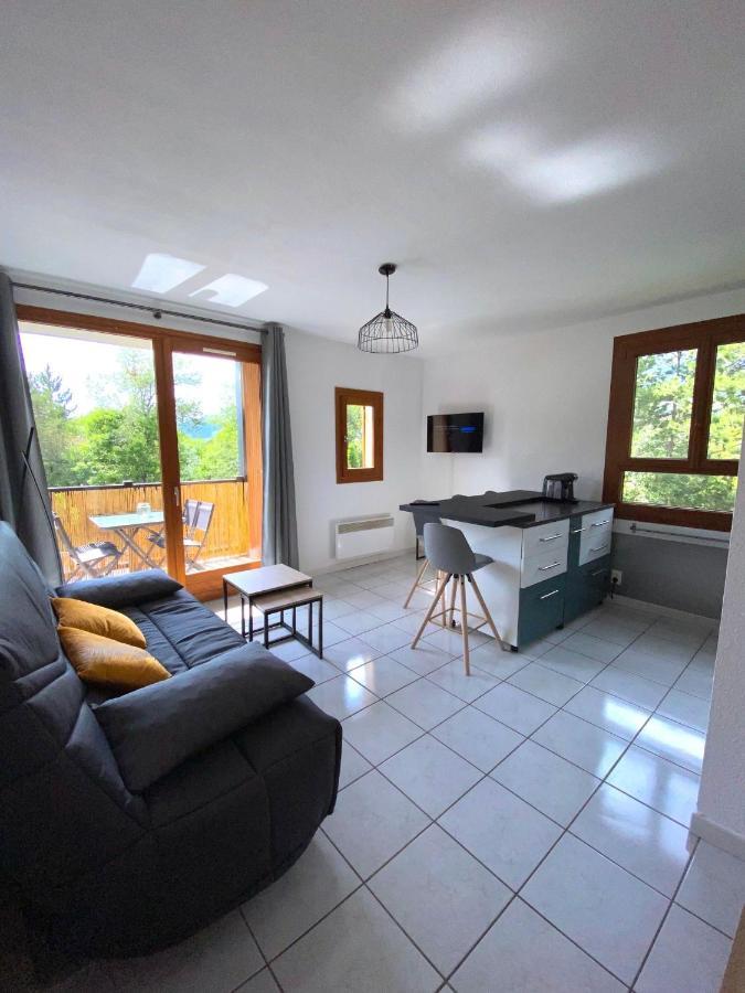 Appartement Situe A Cote Du Lac De Serre Poncon Saint-Sauveur  Extérieur photo